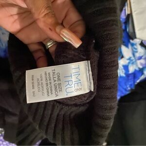 Time and Tru Classic Black Ribbed Beanie